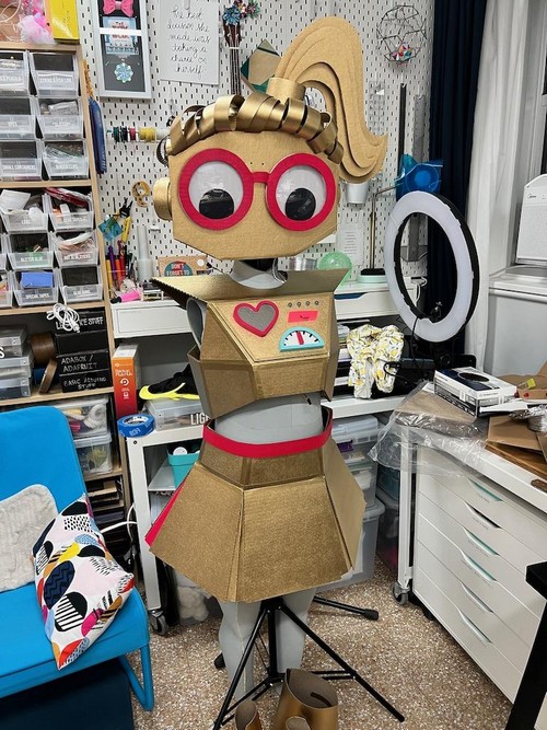 DIY Female Cardboard Robot